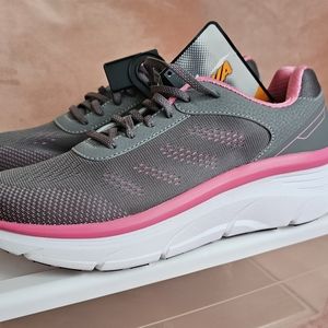 NWT! Avia Lightweight Arch Support Shoes
